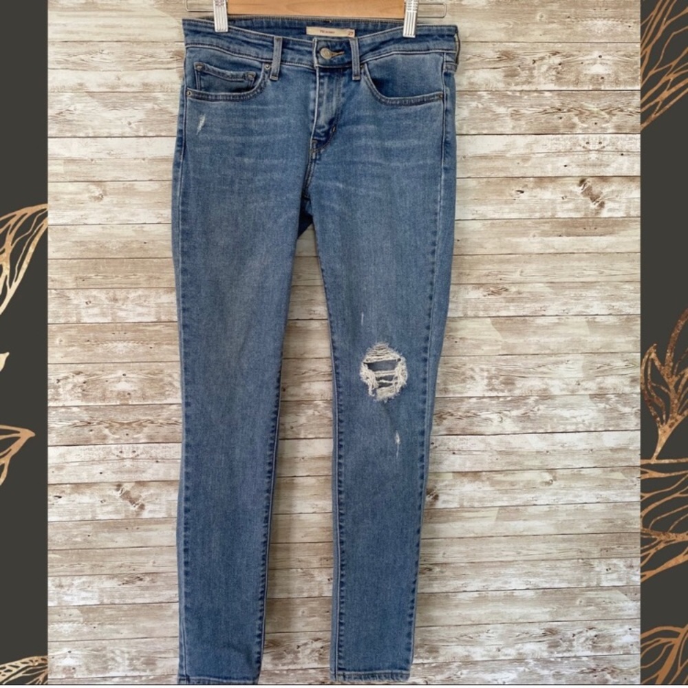 711 Skinny Levi’s